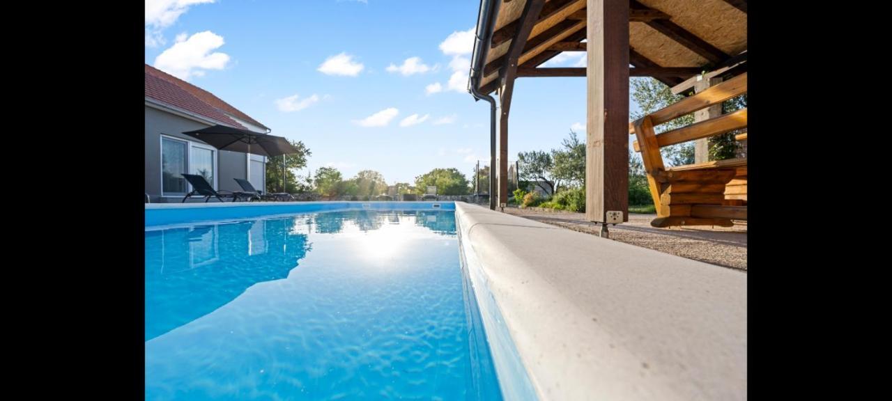 Villa Olive Tree House With Jacuzzi, Wifi And 40M2 Pool Siritovci Esterno foto