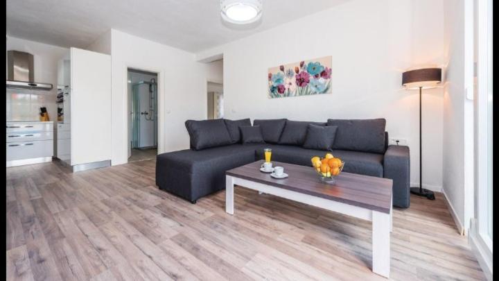 Villa Olive Tree House With Jacuzzi, Wifi And 40M2 Pool Siritovci Esterno foto