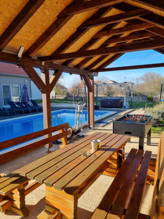 Villa Olive Tree House With Jacuzzi, Wifi And 40M2 Pool Siritovci Esterno foto